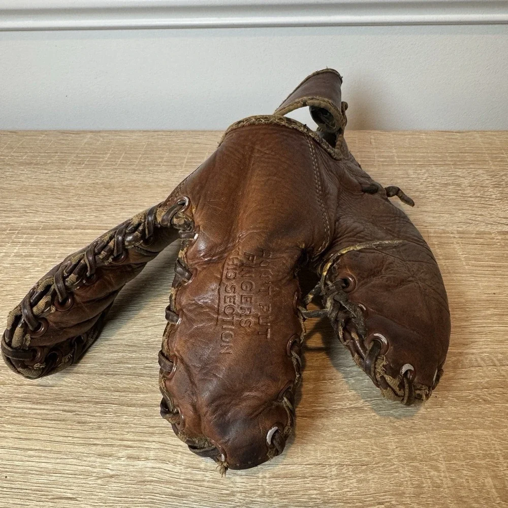 Macgregor Goldsmith G157 AntiqueBaseball Glove 1945-1951 3 Finger Left Catch VTG